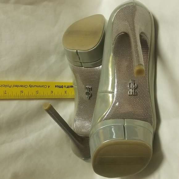 Shoes - Picture 2 of 3